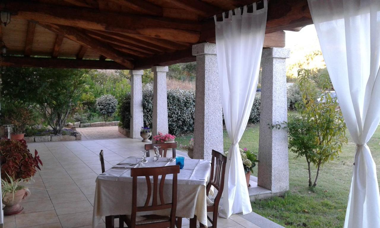 Hotel Lu Baroni Budoni Luaran gambar