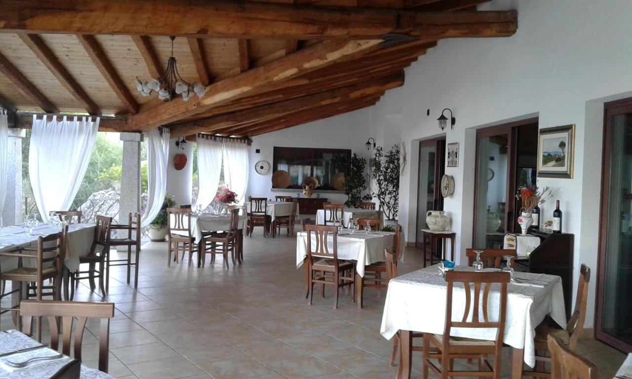 Hotel Lu Baroni Budoni Luaran gambar